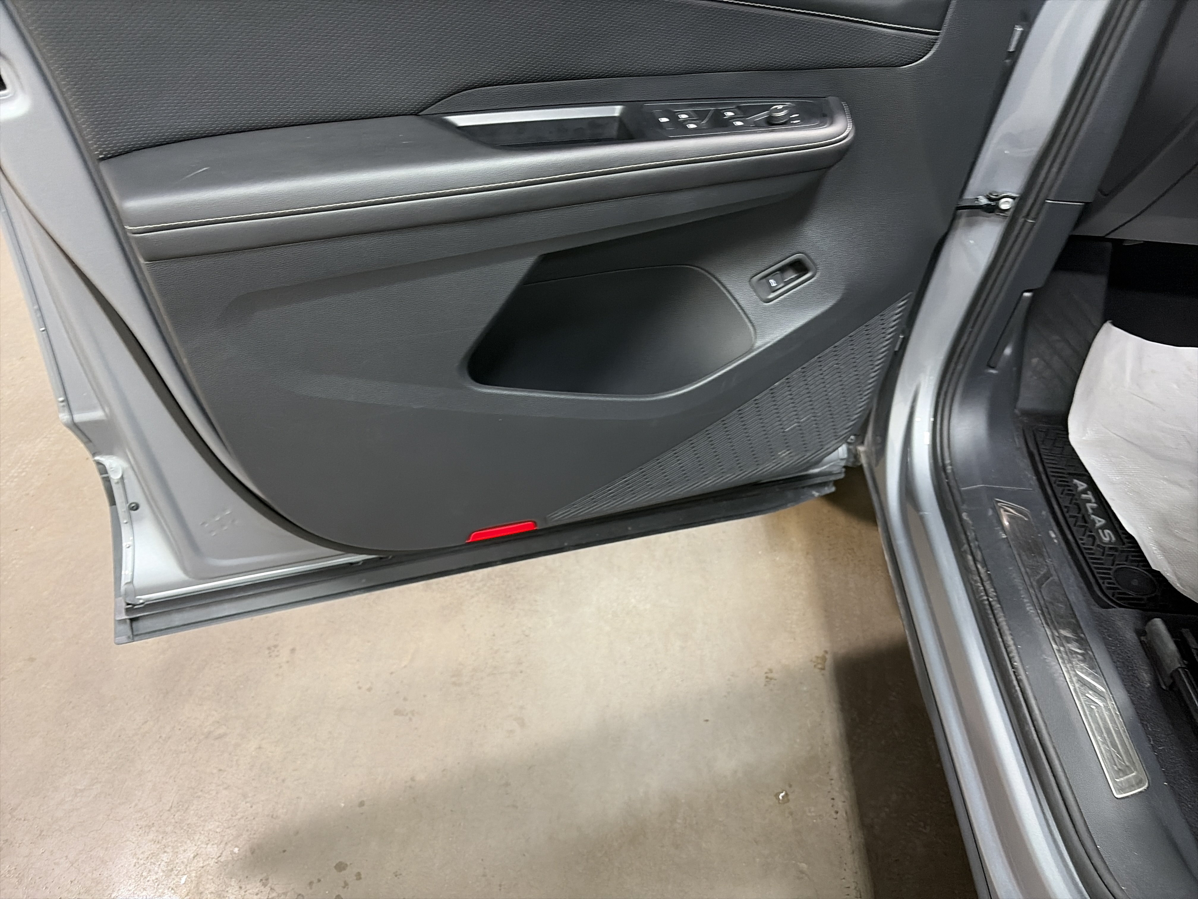 Certified 2026 Volkswagen Atlas SE AWD/4WD image 10