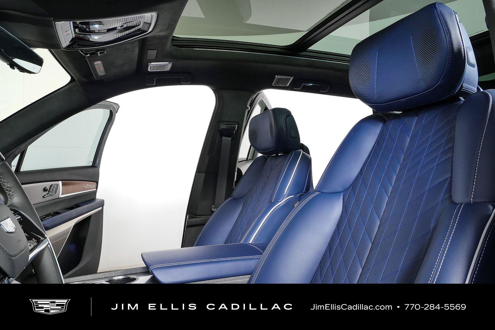 New 2026 Cadillac Vistiq Premium Luxury AWD/4WD image 5