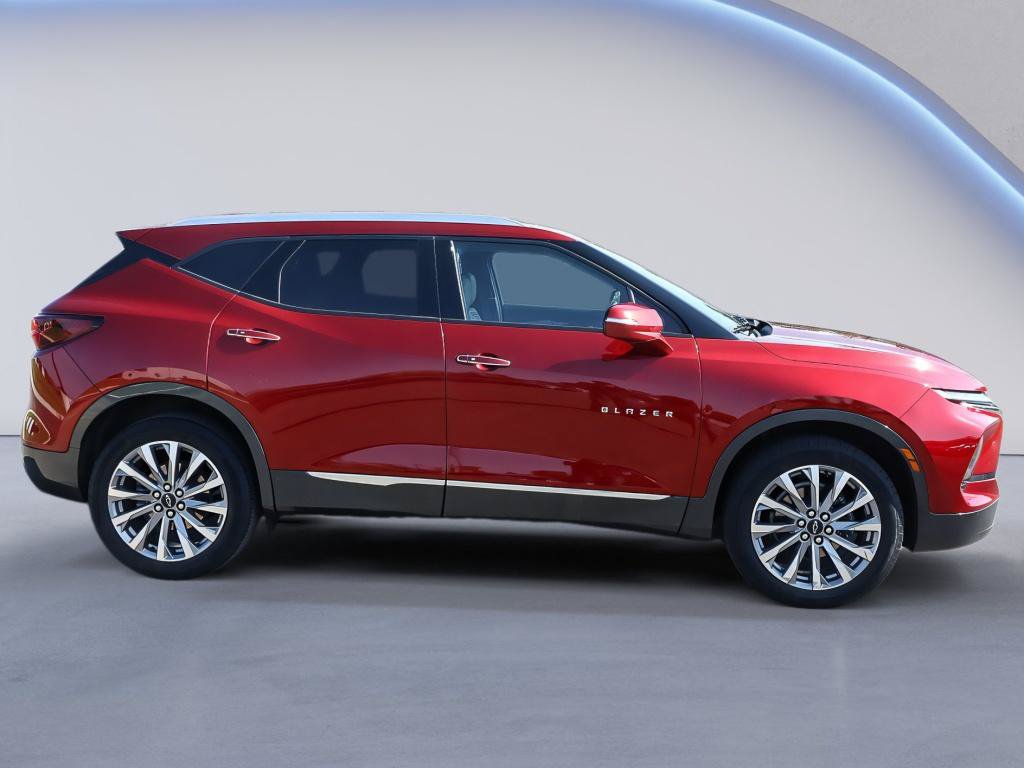 Used 2024 Chevrolet Blazer Premier FWD image 9