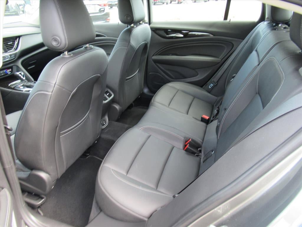 Used 2018 Buick Regal Essence w/ Driver Confidence Package #1 FWD image 26