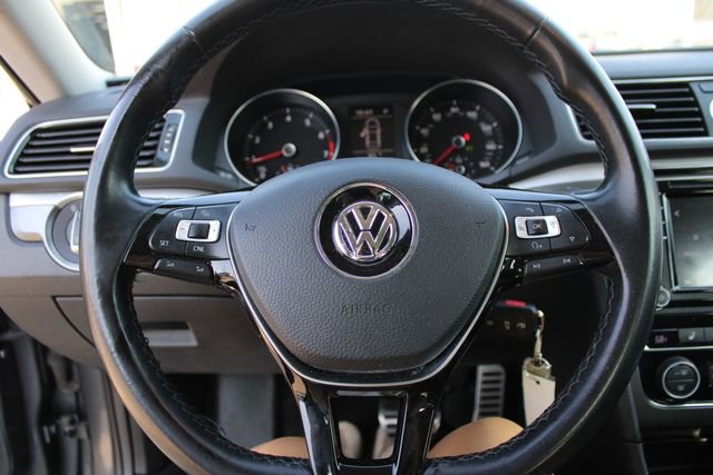 Used 2017 Volkswagen Passat 1.8T R-Line image 10