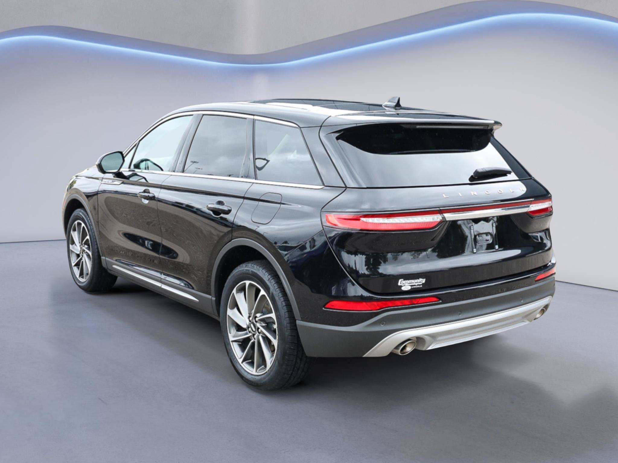 Certified 2024 Lincoln Corsair AWD w/ Equipment Group 101A image 8
