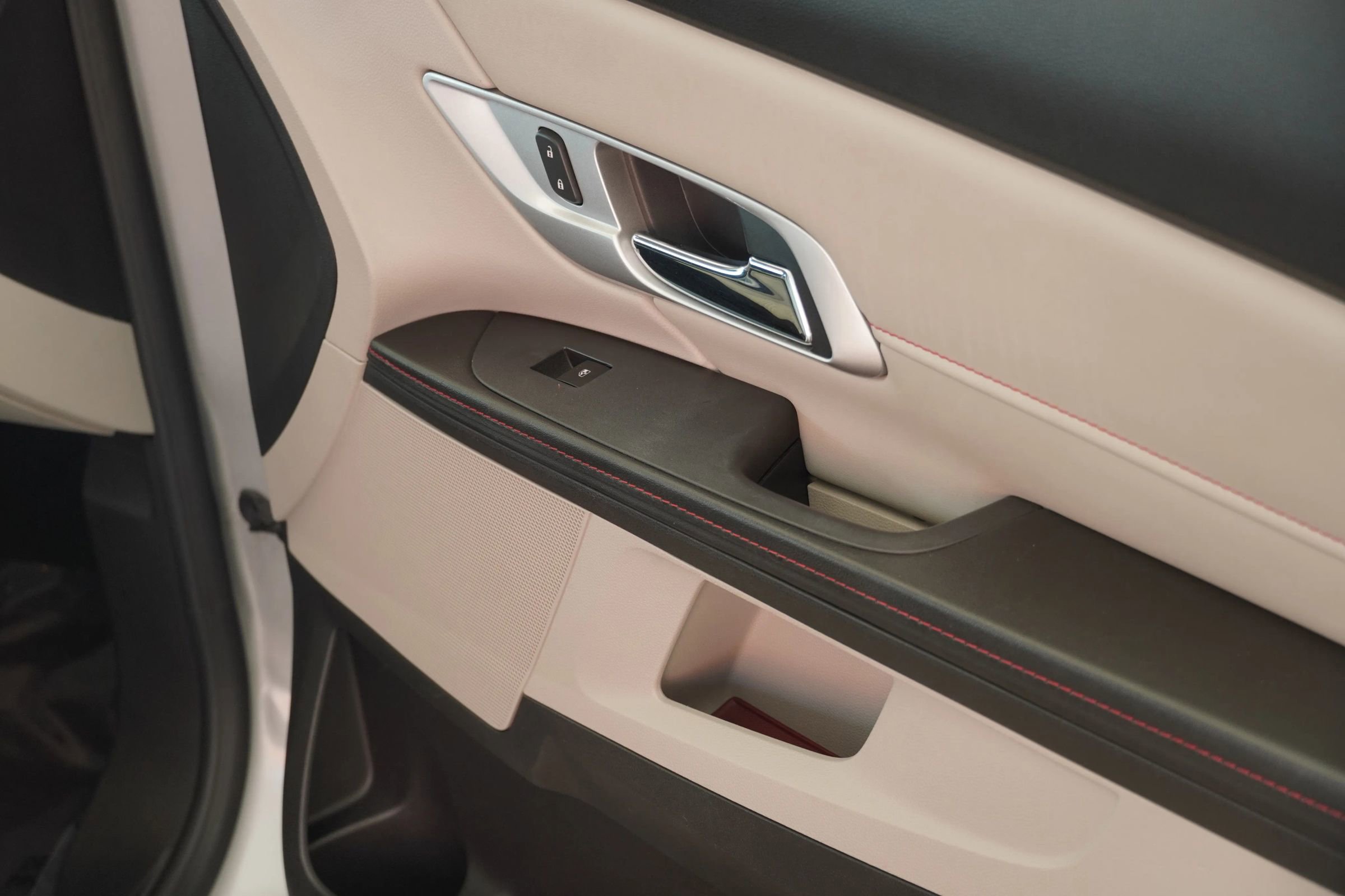 Used 2015 GMC Terrain SLE image 25
