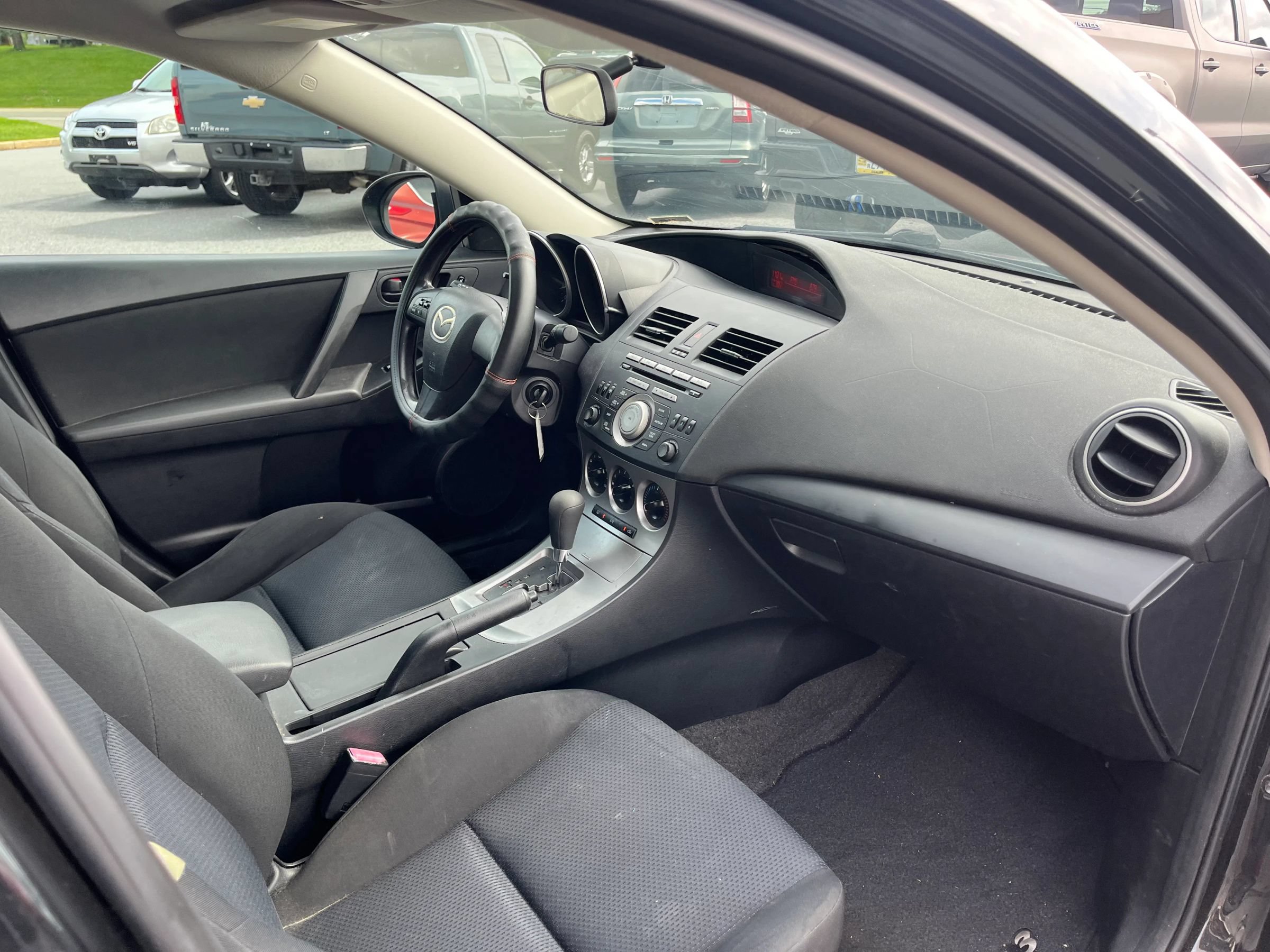 Used 2011 MAZDA MAZDA3 i Sport FWD image 10