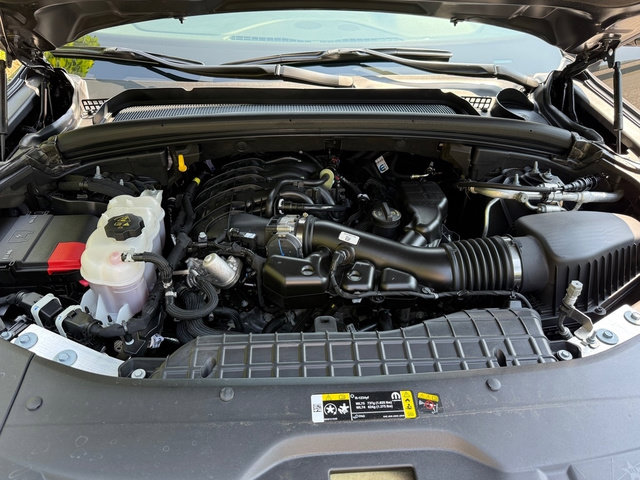 Used 2025 Jeep Grand Cherokee Altitude AWD/4WD image 9
