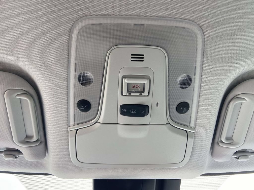 Used 2019 Toyota Prius Limited FWD image 19