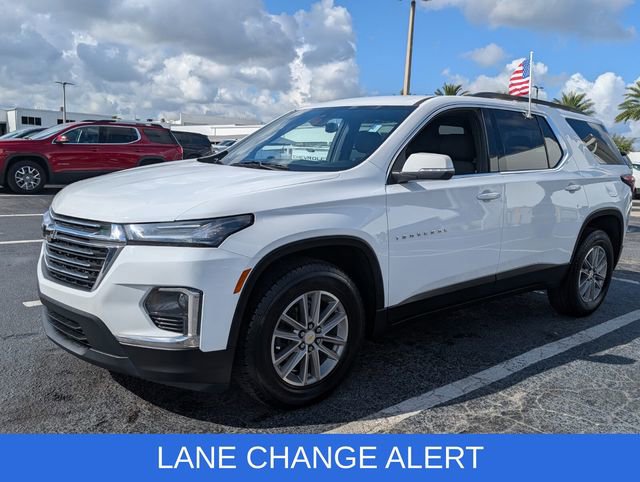Used 2023 Chevrolet Traverse LT image 3