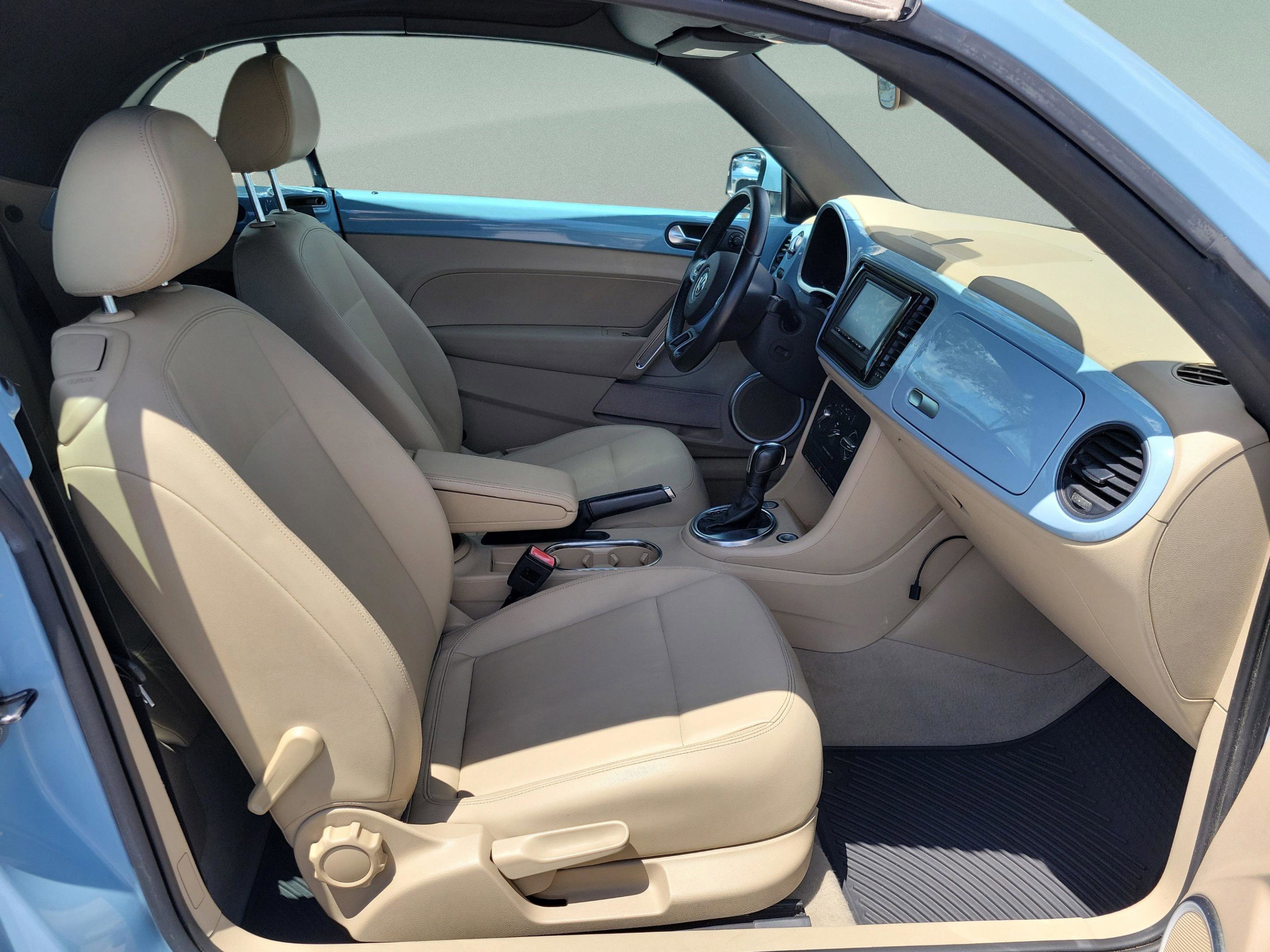 Used 2014 Volkswagen Beetle 2.5 FWD image 28