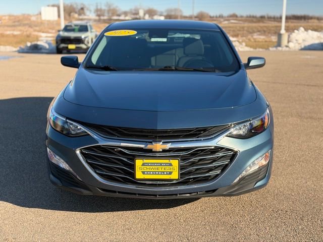 Used 2025 Chevrolet Malibu LT image 2
