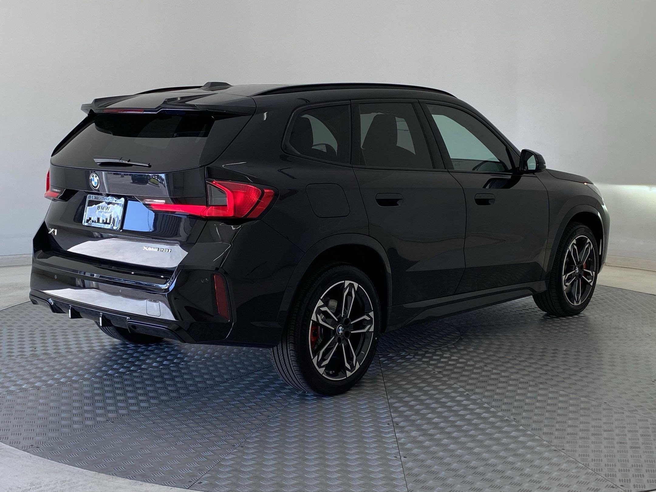 Used 2025 BMW X1 xDrive28i w/ M Sport Package image 8