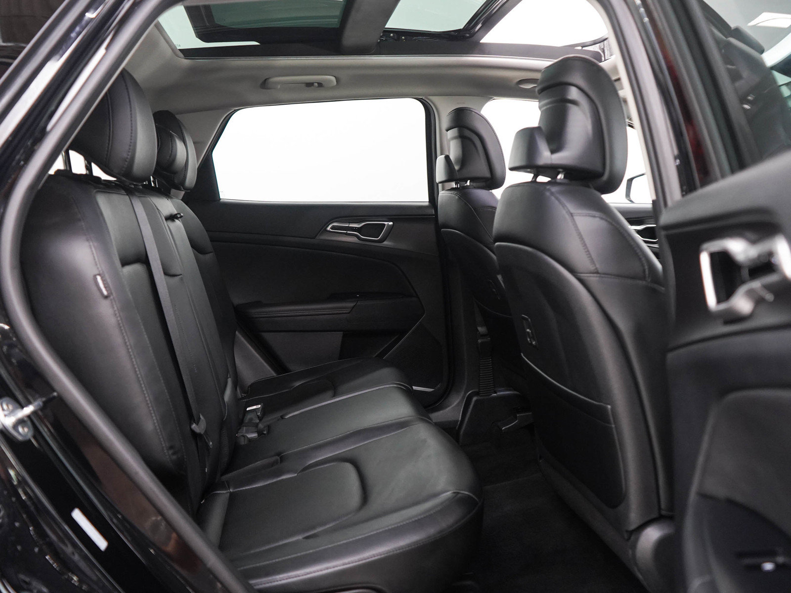 Used 2026 Kia Sportage EX AWD/4WD image 11