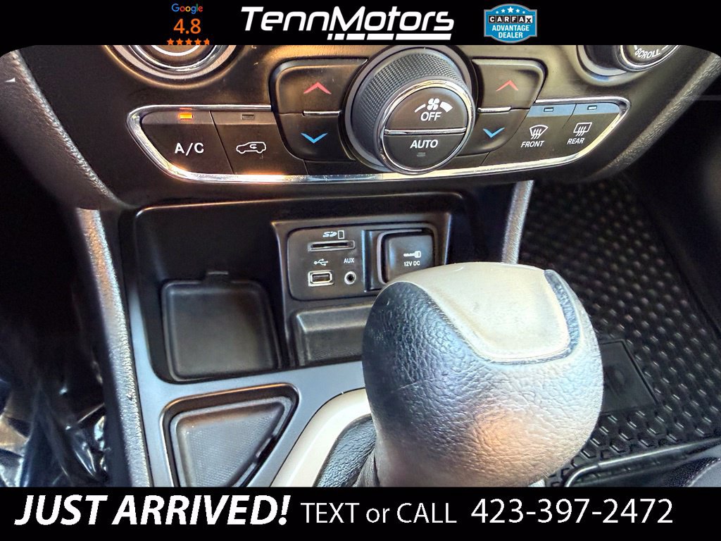 Used 2015 Jeep Cherokee Latitude w/ Comfort/Convenience Group FWD image 22