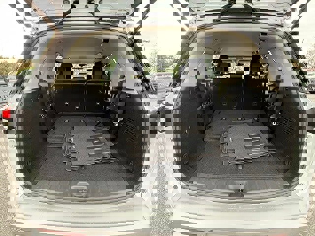 New 2025 Nissan Pathfinder SL w/ Black Appearance Package image 17