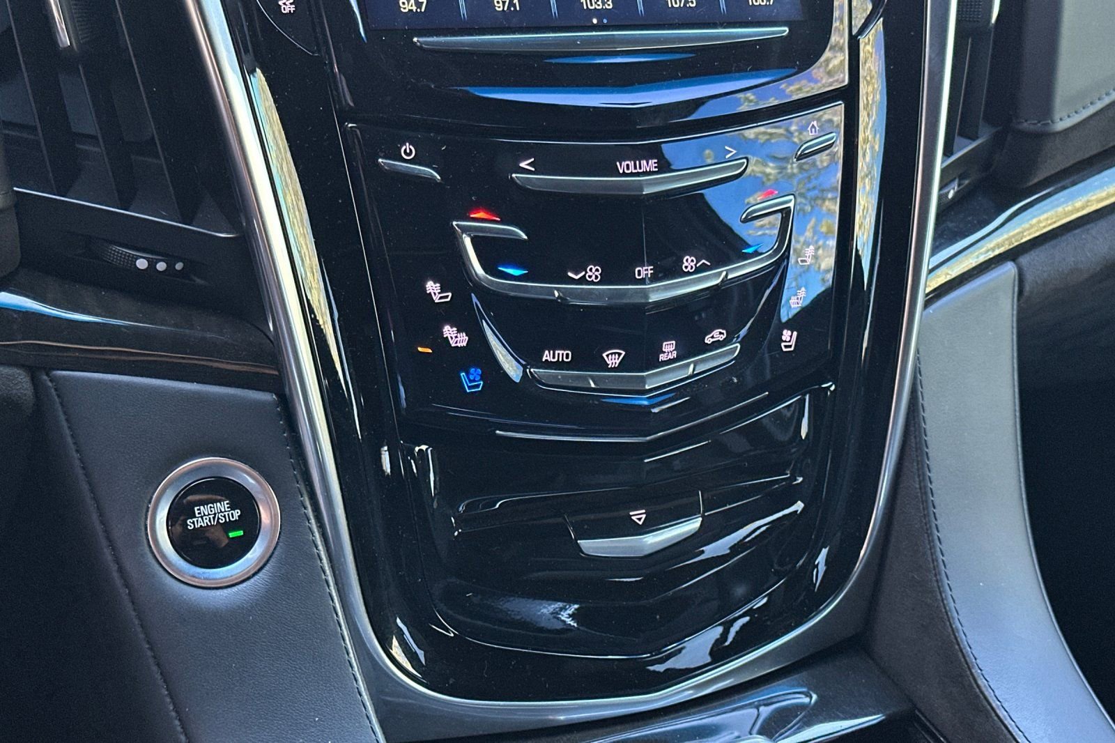 Used 2019 Cadillac Escalade ESV Platinum image 23