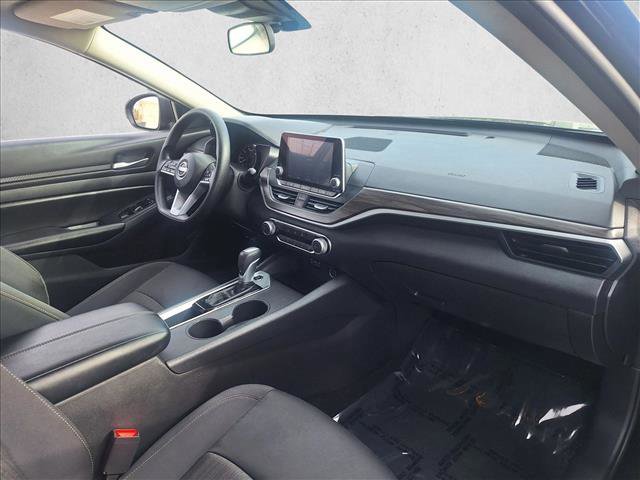 Used 2025 Nissan Altima 2.5 SV image 18