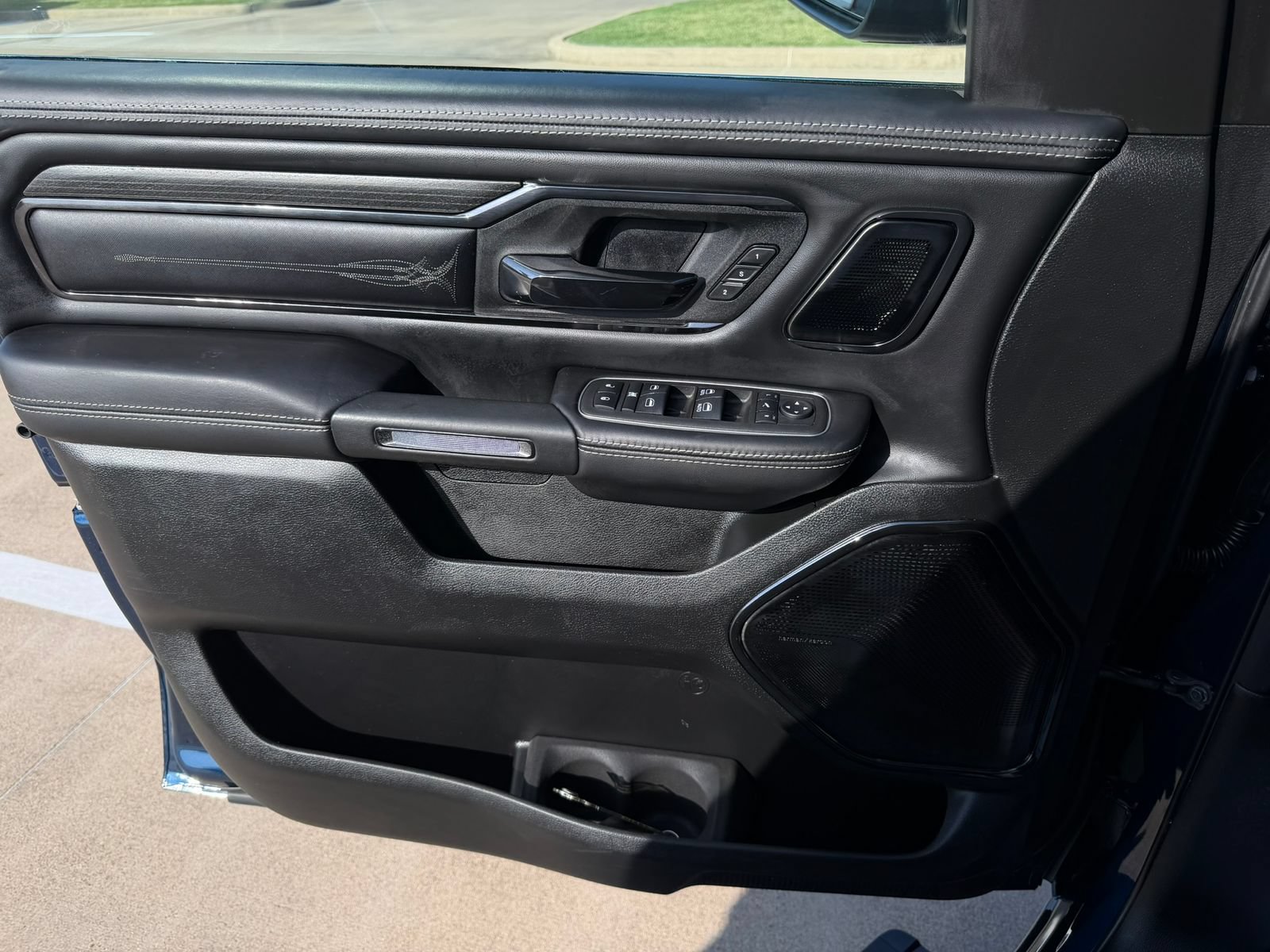 Used 2022 RAM 1500 Limited AWD/4WD image 29