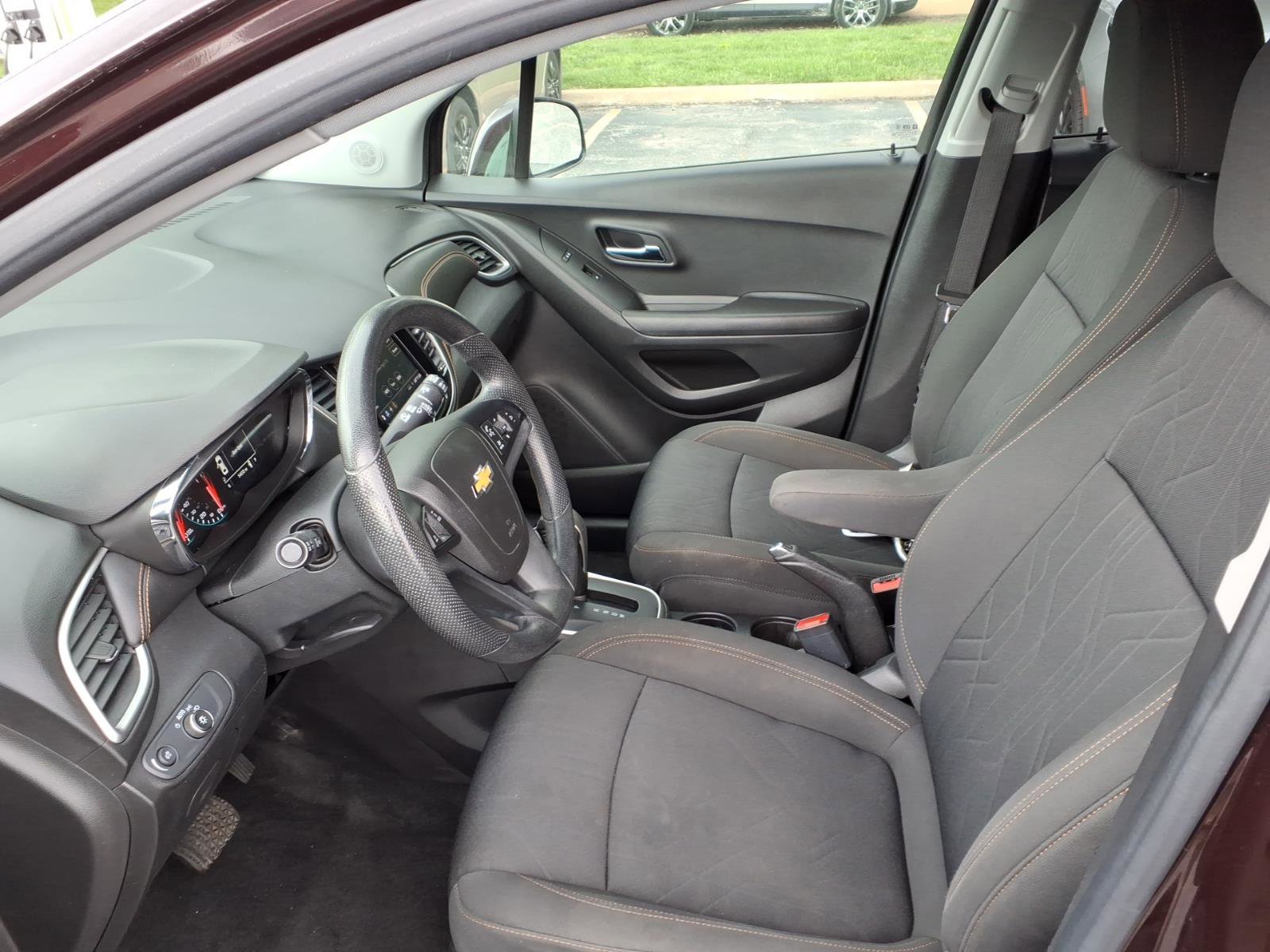 Used 2020 Chevrolet Trax LT FWD image 25
