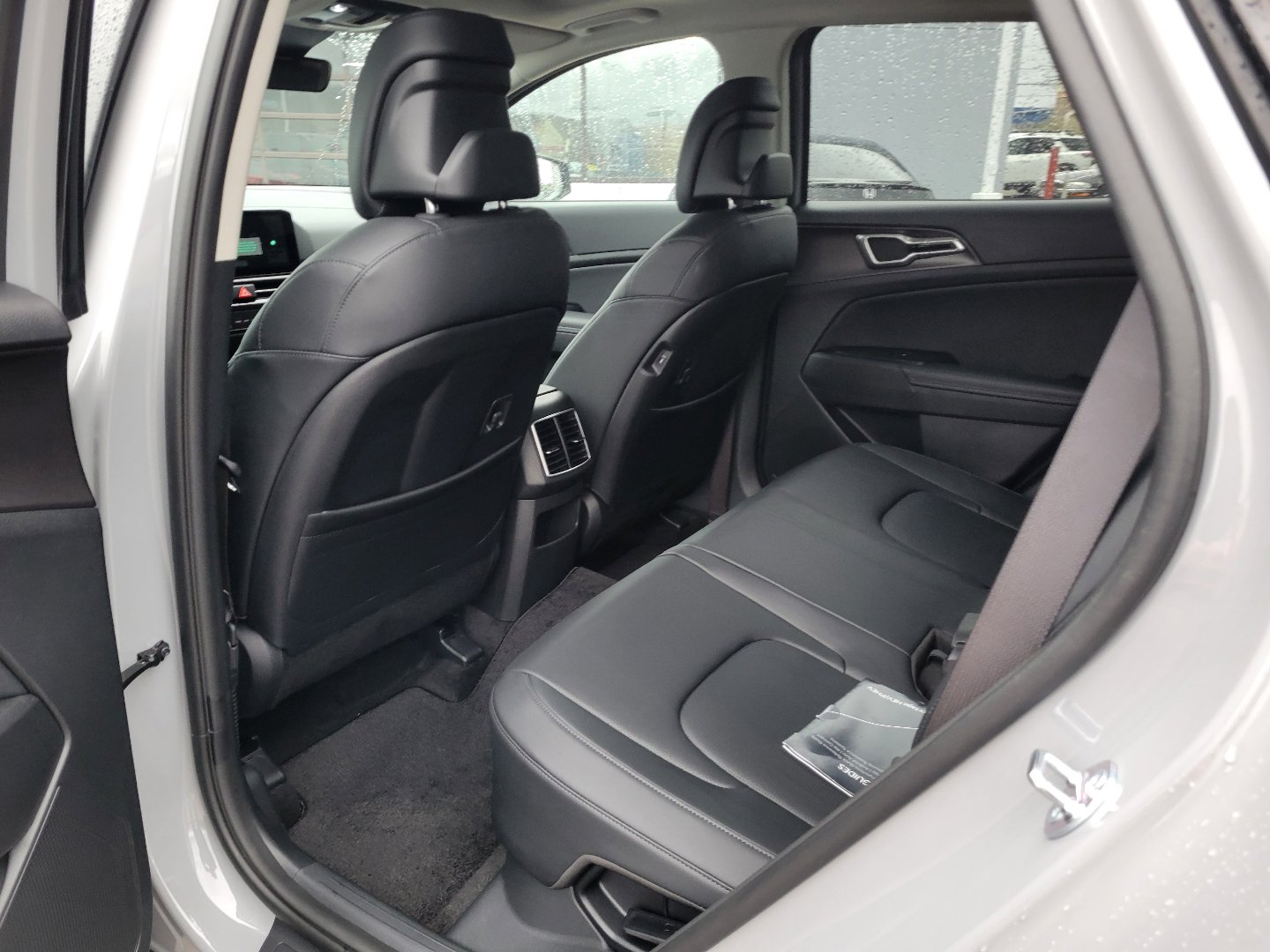 Used 2026 Kia Sportage EX w/ EX Panoramic Sunroof Package image 13