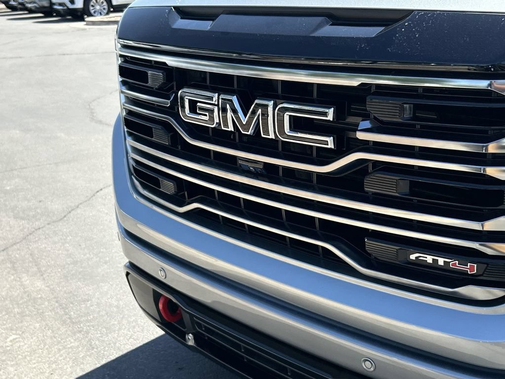 Used 2025 GMC Sierra 1500 AT4 w/ Technology Package AWD/4WD image 30