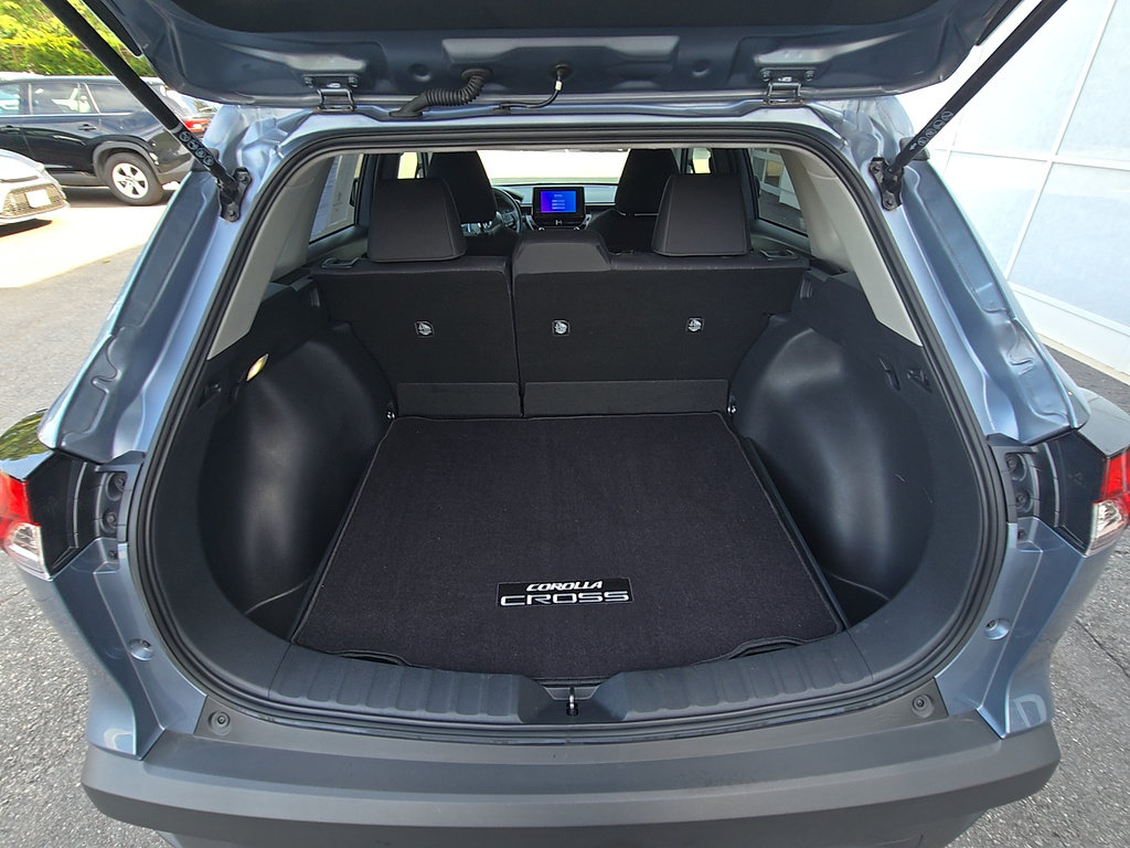 Certified 2024 Toyota Corolla Cross LE AWD/4WD image 9