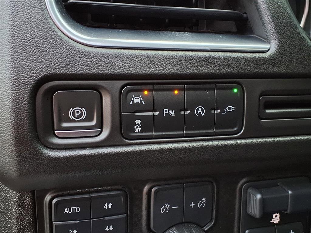 Used 2021 Chevrolet Suburban LT w/ LT Signature Package image 27