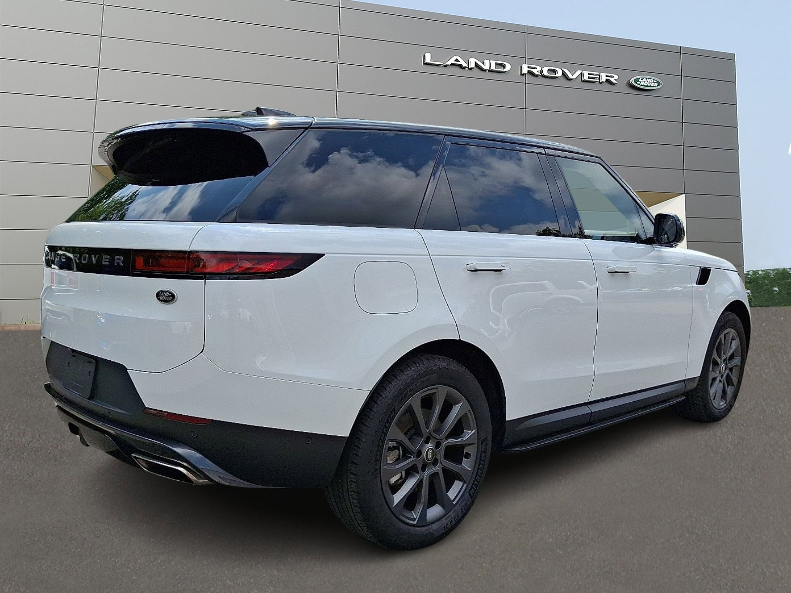 Certified 2023 Land Rover Range Rover Sport SE image 2
