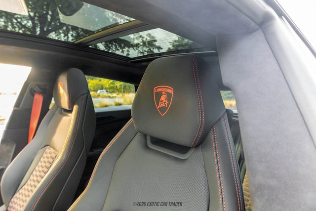 Used 2024 Lamborghini Urus S AWD/4WD image 27