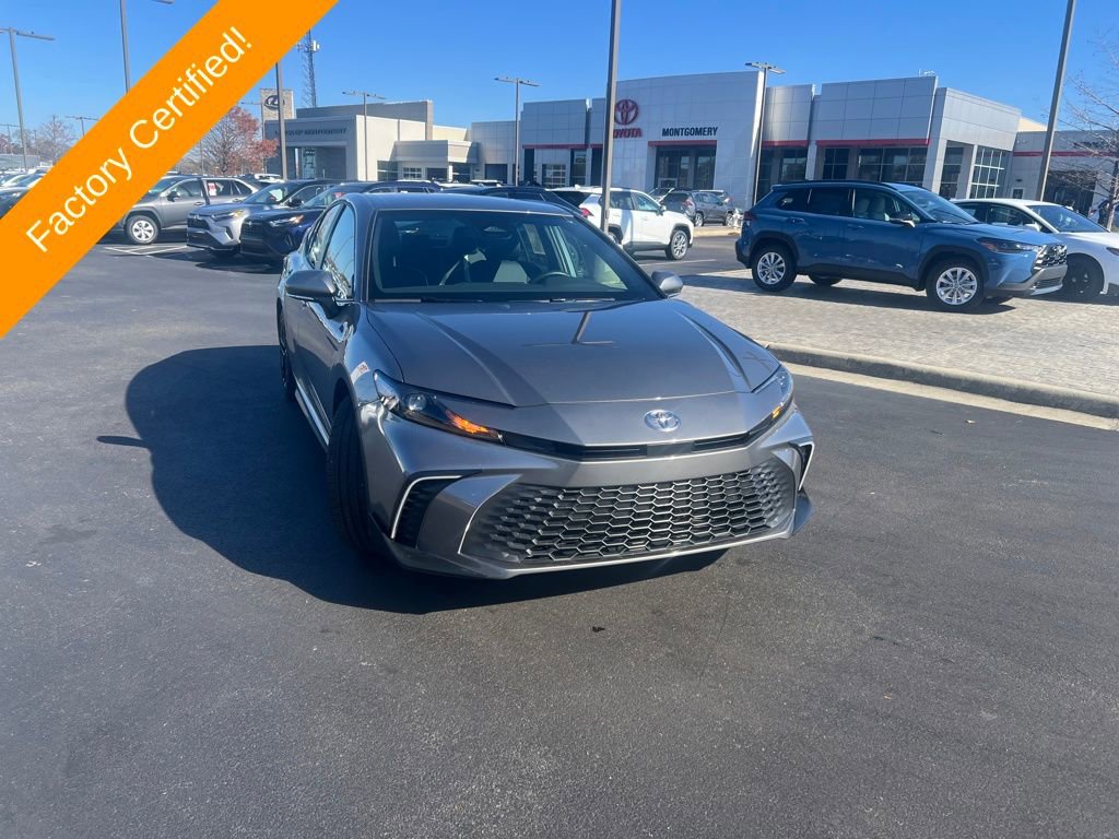 Used 2025 Toyota Camry SE image 7