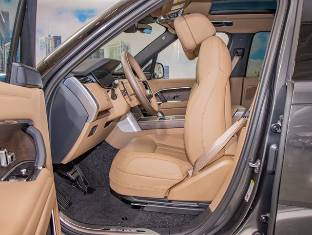 New 2025 Land Rover Range Rover SE image 20
