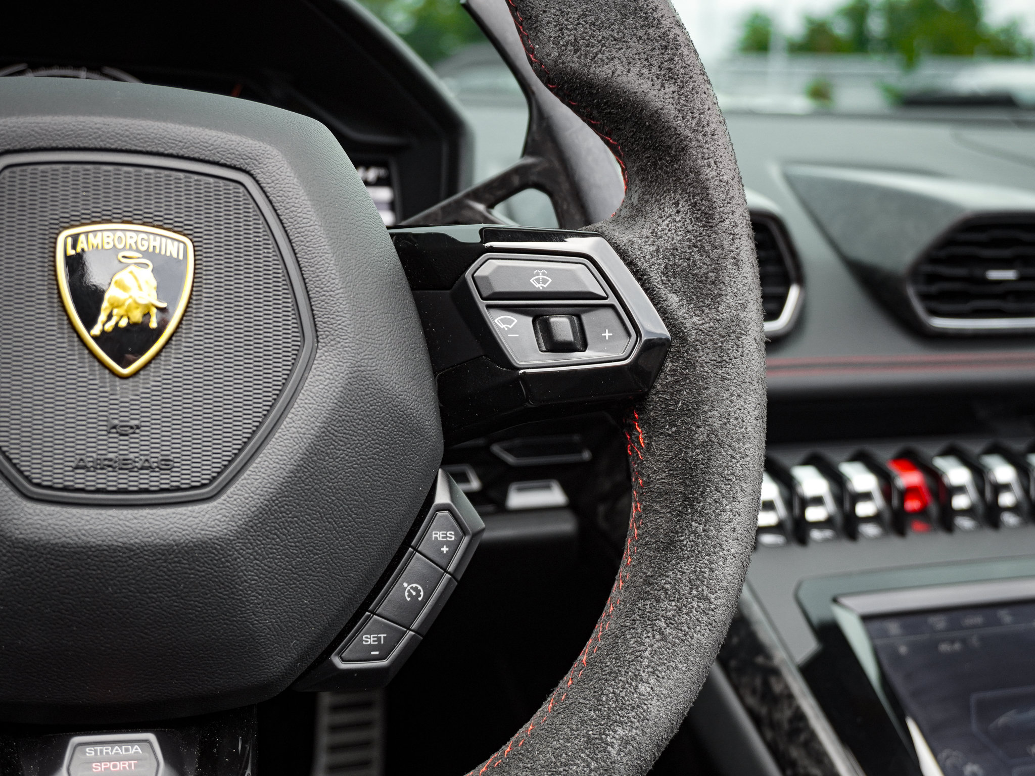 Used 2022 Lamborghini Huracan EVO AWD/4WD image 22