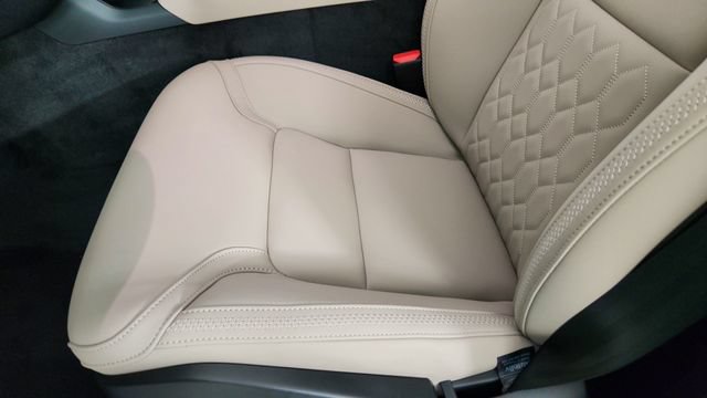 New 2026 Volvo XC90 B6 Plus w/ Protection Package Premier AWD/4WD image 13