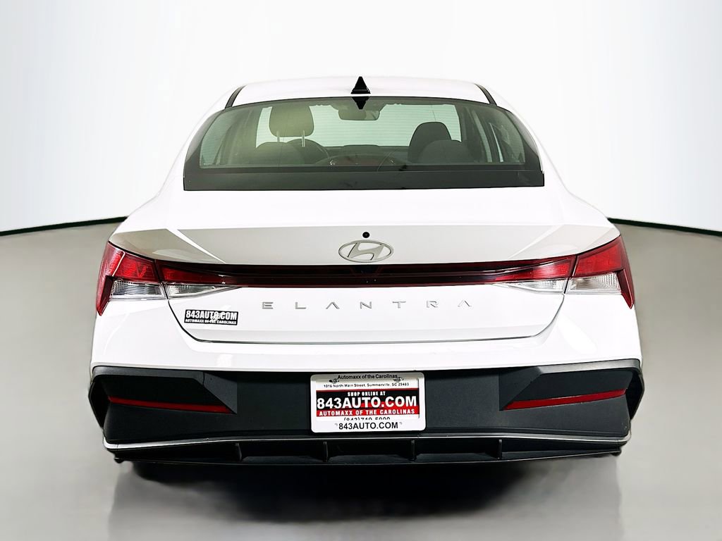 Used 2024 Hyundai Elantra SEL image 6