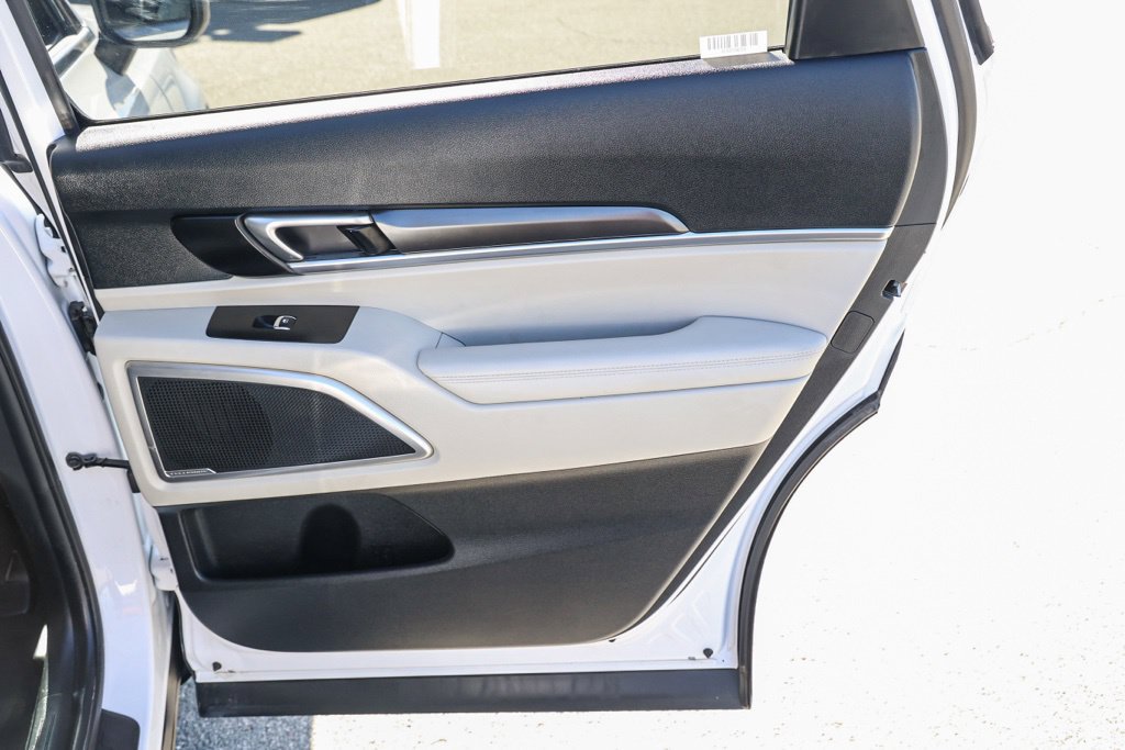 Used 2025 Kia Telluride S FWD image 20