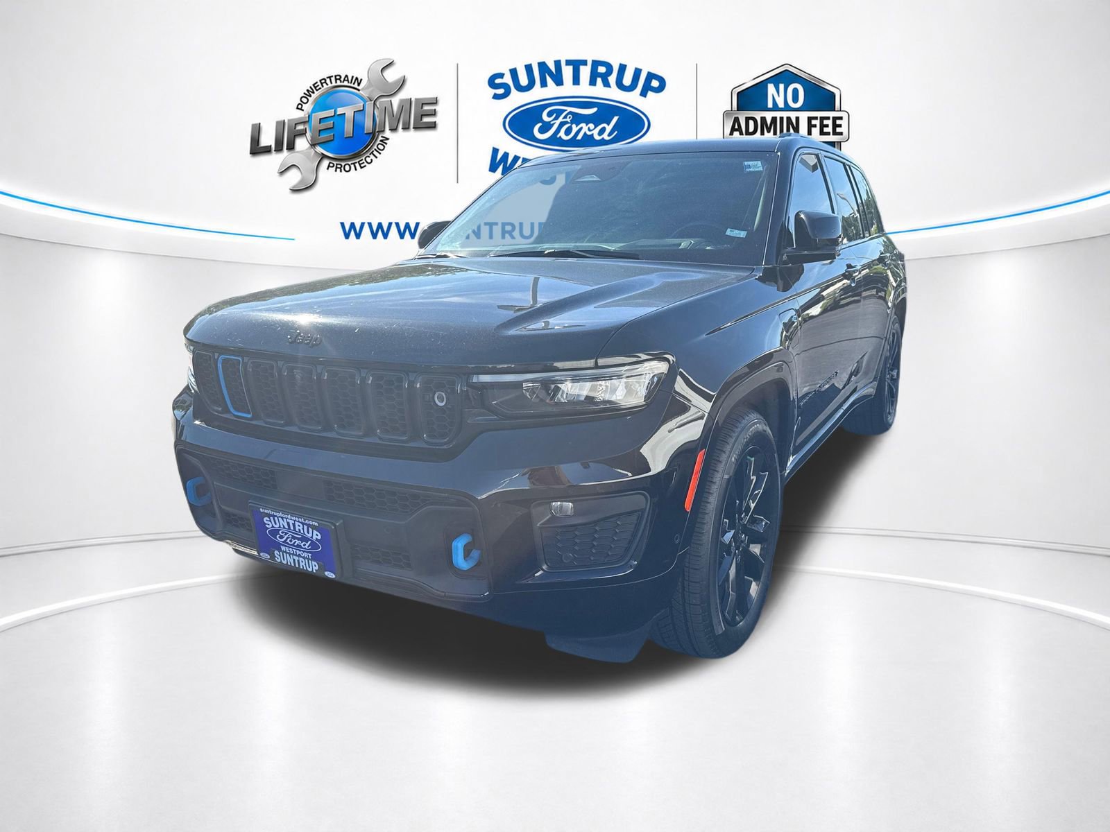 Used 2023 Jeep Grand Cherokee Overland w/ Advanced Protech Group III AWD/4WD image 6