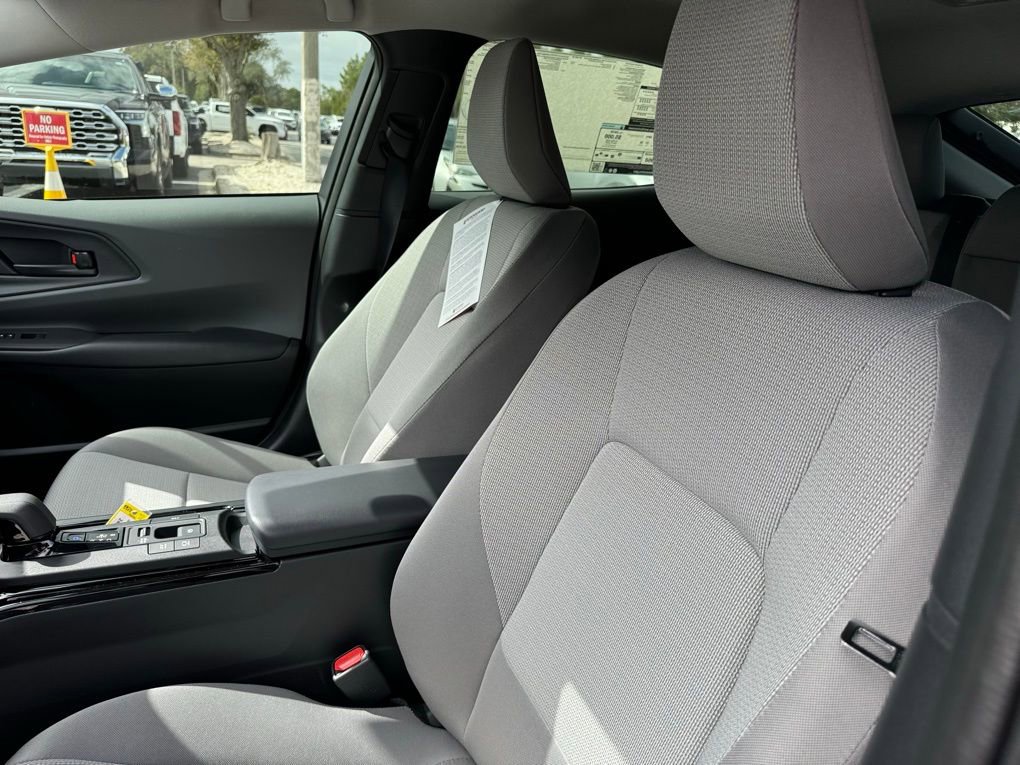 New 2024 Toyota Prius LE image 32