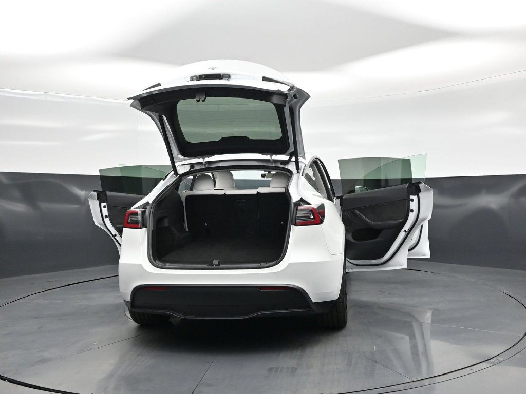 Used 2023 Tesla Model Y Long Range AWD/4WD image 25