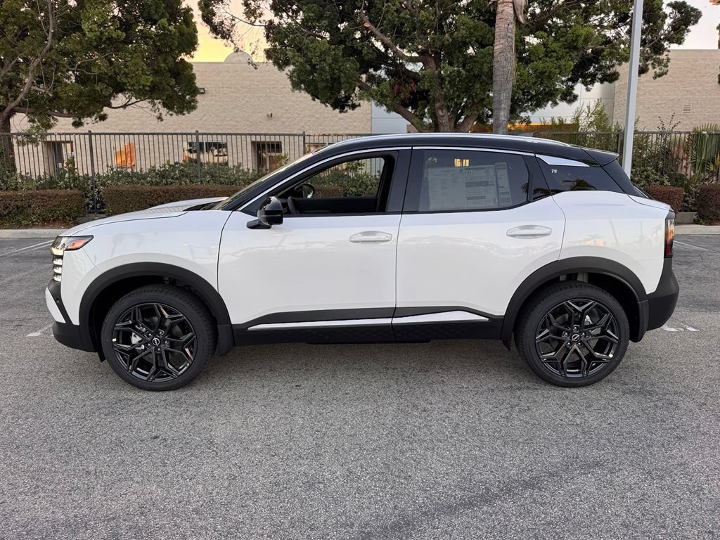 New 2026 Nissan Kicks SR w/ SR Premium Package FWD image 5