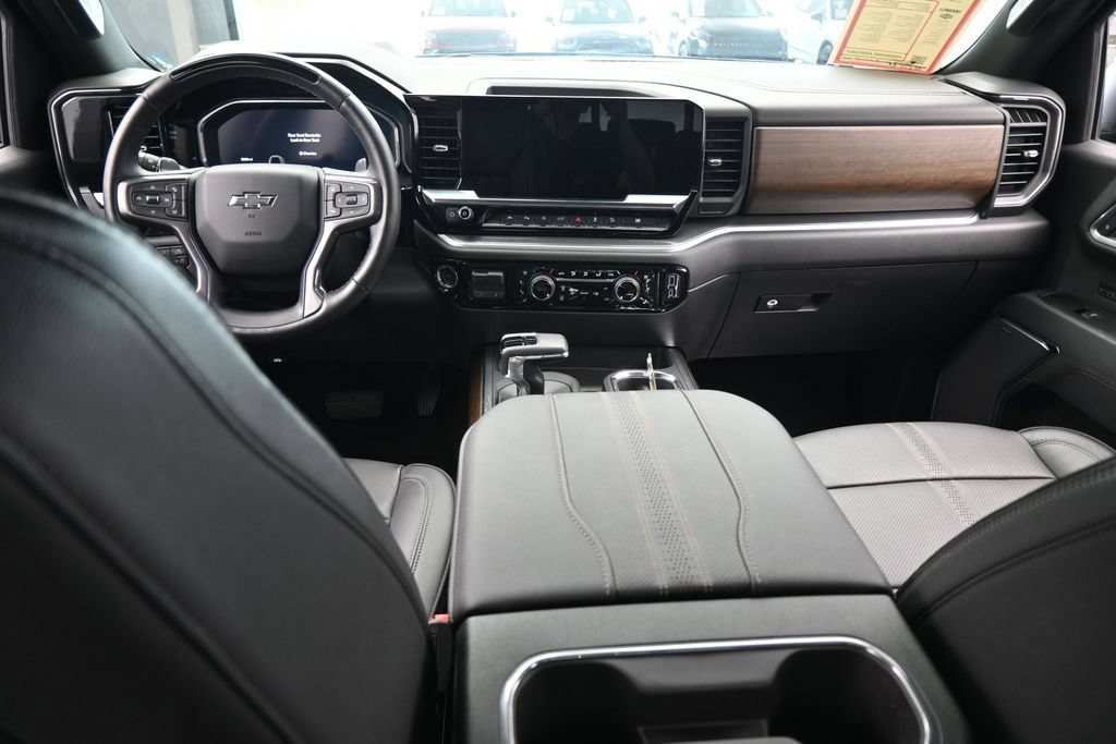 Used 2026 Chevrolet Silverado 1500 High Country w/ Midnight Edition AWD/4WD image 45
