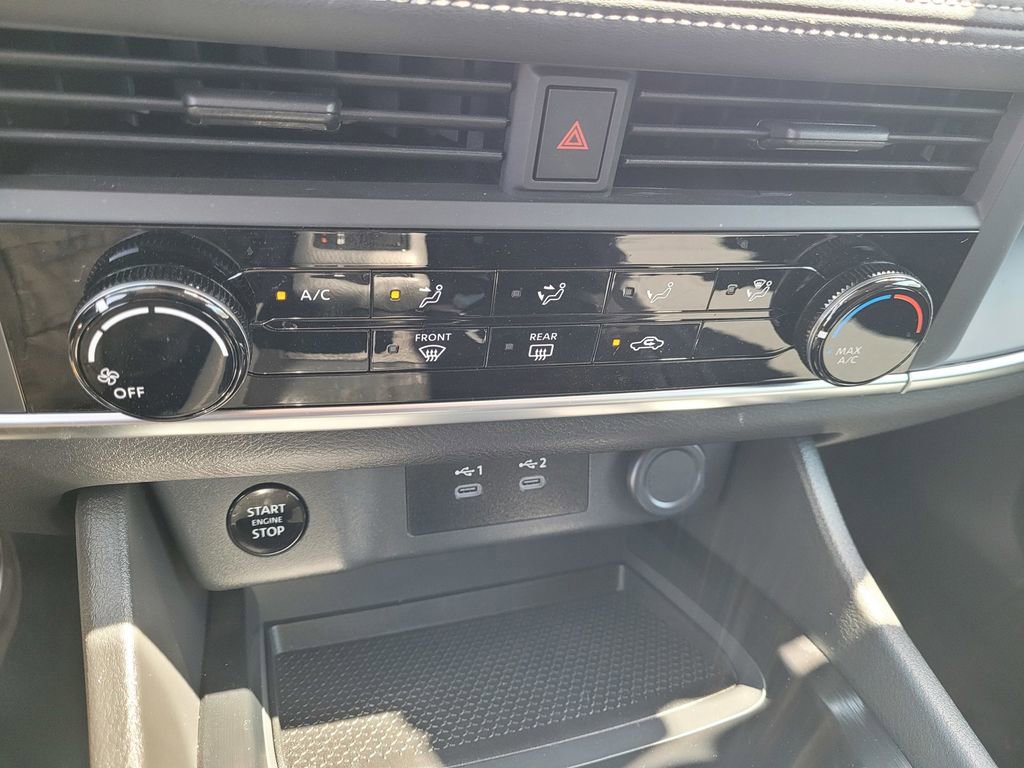 Used 2025 Nissan Rogue S FWD image 18