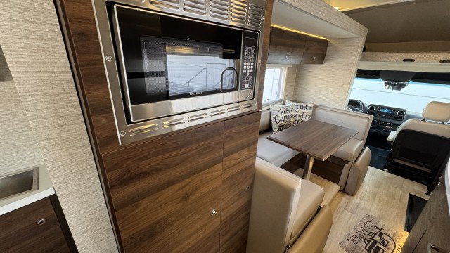 Used 2021 Mercedes-Benz Sprinter 3500 image 9