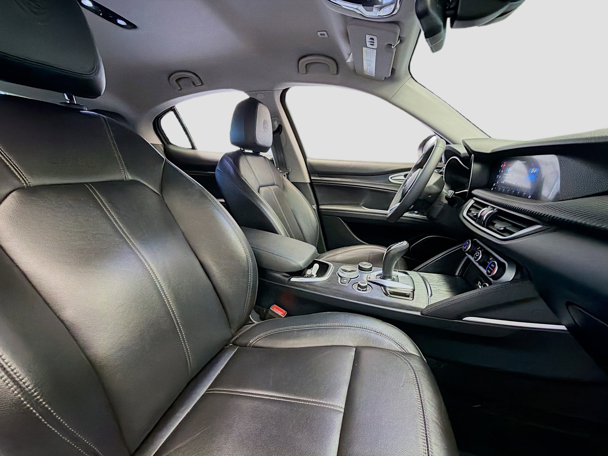 Used 2020 Alfa Romeo Stelvio image 17