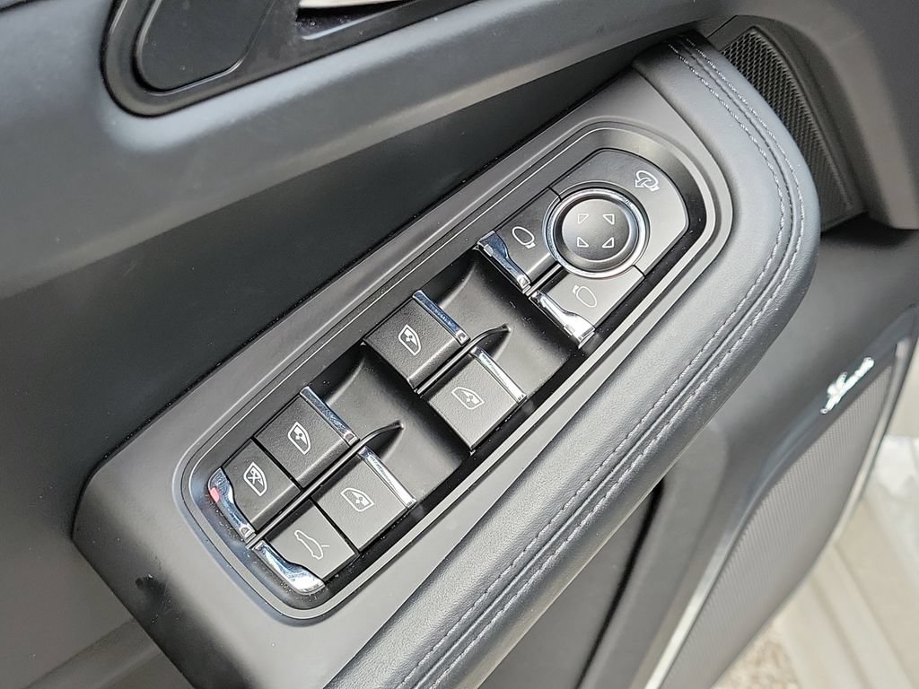 Certified 2024 Porsche Macan GTS AWD/4WD image 27