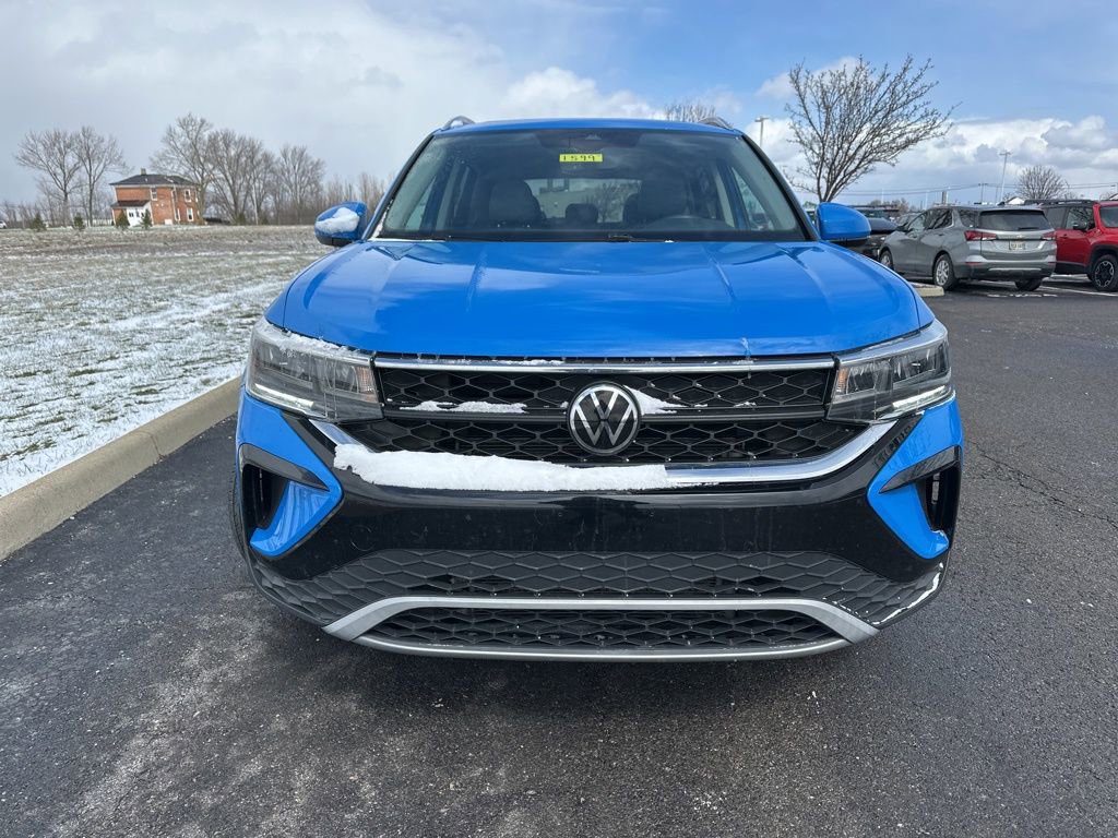 Used 2022 Volkswagen Taos SE image 2