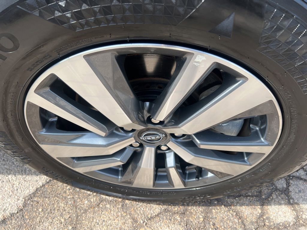 Certified 2024 Nissan Pathfinder SL image 37