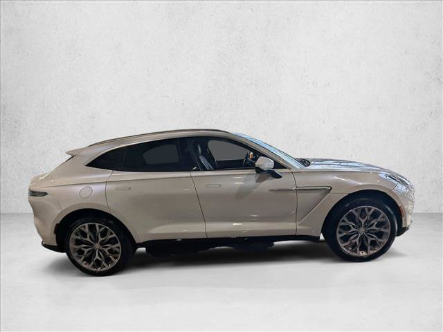 Used 2021 Aston Martin DBX image 4