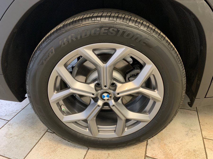 Used 2025 BMW X4 xDrive30i w/ Premium Package AWD/4WD image 12