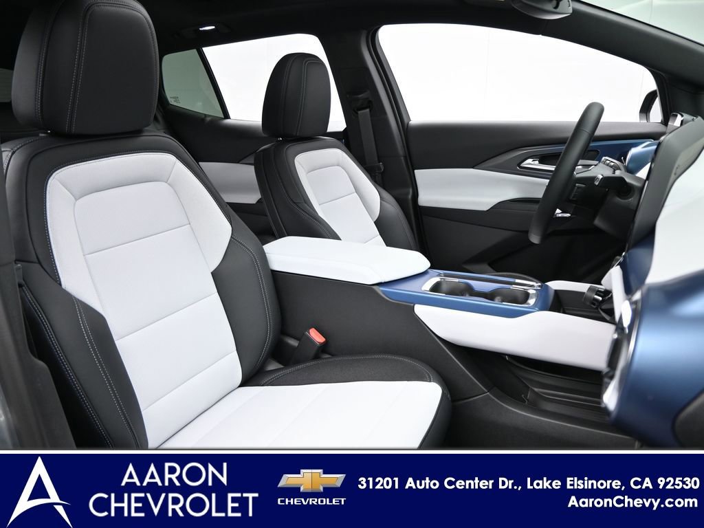New 2026 Chevrolet Equinox EV LT w/ LPO, Blackout Package image 9