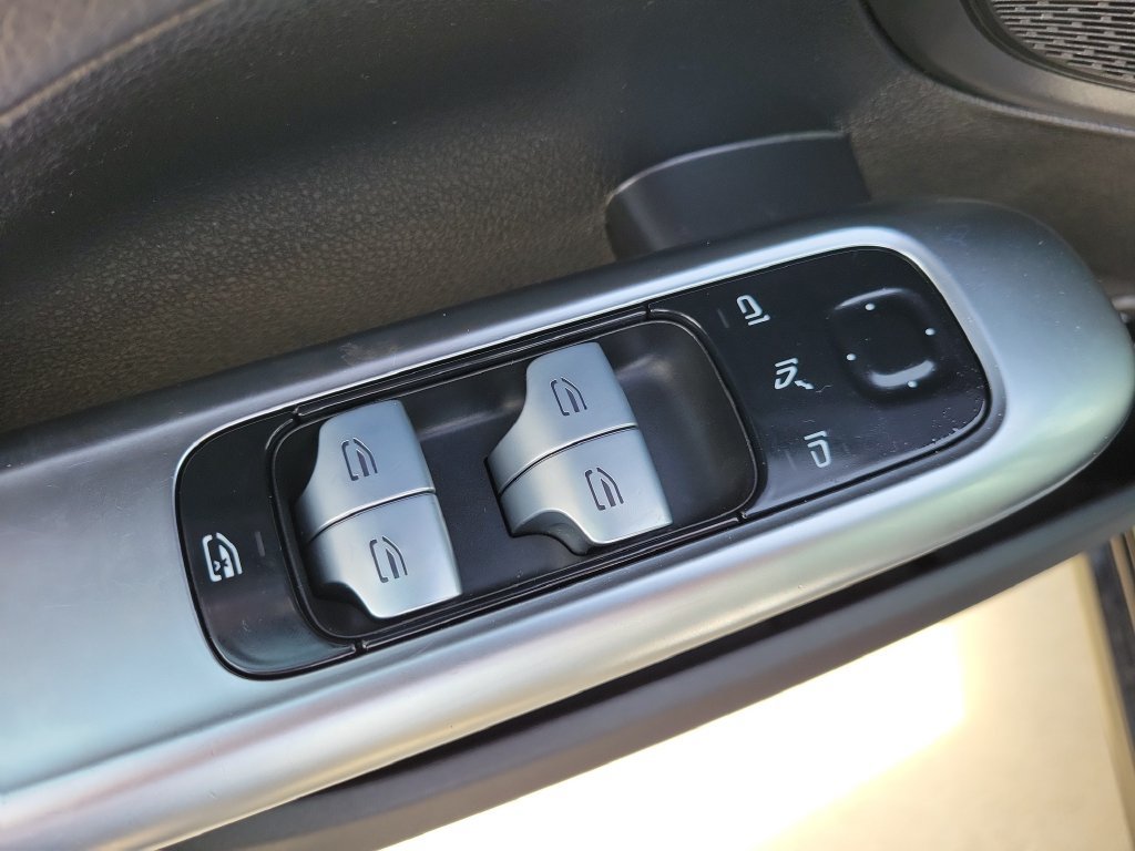 Used 2025 Mercedes-Benz C 300 4MATIC Sedan image 21