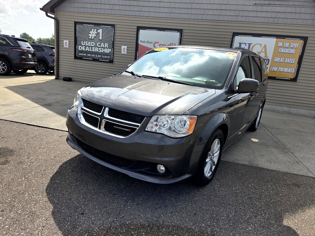 Used 2019 Dodge Grand Caravan SXT image 1