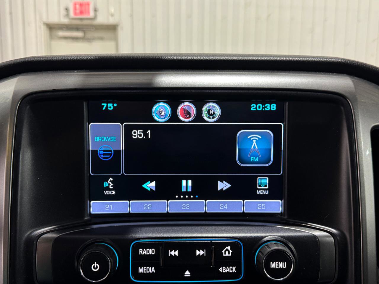 Used 2015 Chevrolet Silverado 2500 LT w/ LT Convenience Package AWD/4WD image 9